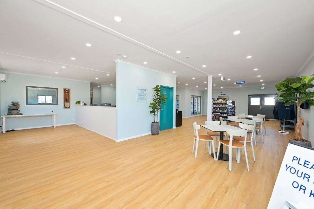 10 Clayfield Road, Australind, WA, 6233 - Image 6