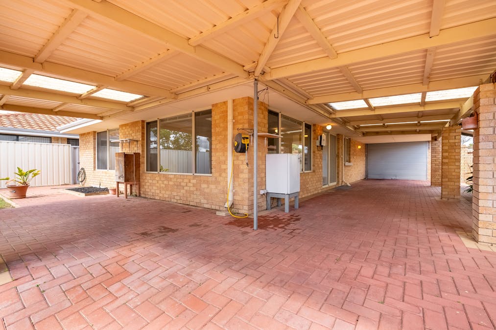 34 Okehampton Road, Warnbro, WA, 6169 - Image 12