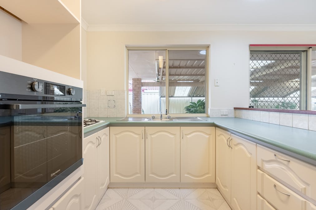 34 Okehampton Road, Warnbro, WA, 6169 - Image 6