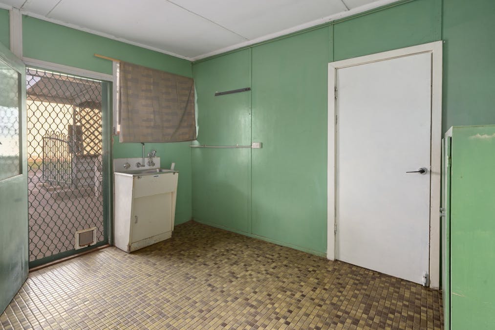 57 Colin Street, Loxton, SA, 5333 - Image 8