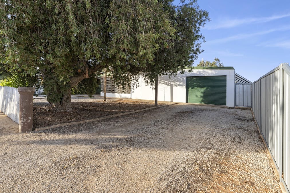 57 Colin Street, Loxton, SA, 5333 - Image 2
