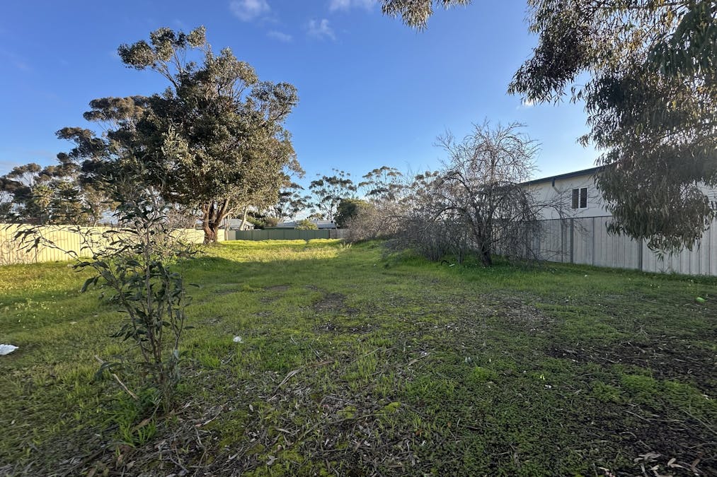 10 Andover Street, Katanning, WA, 6317 - Image 2