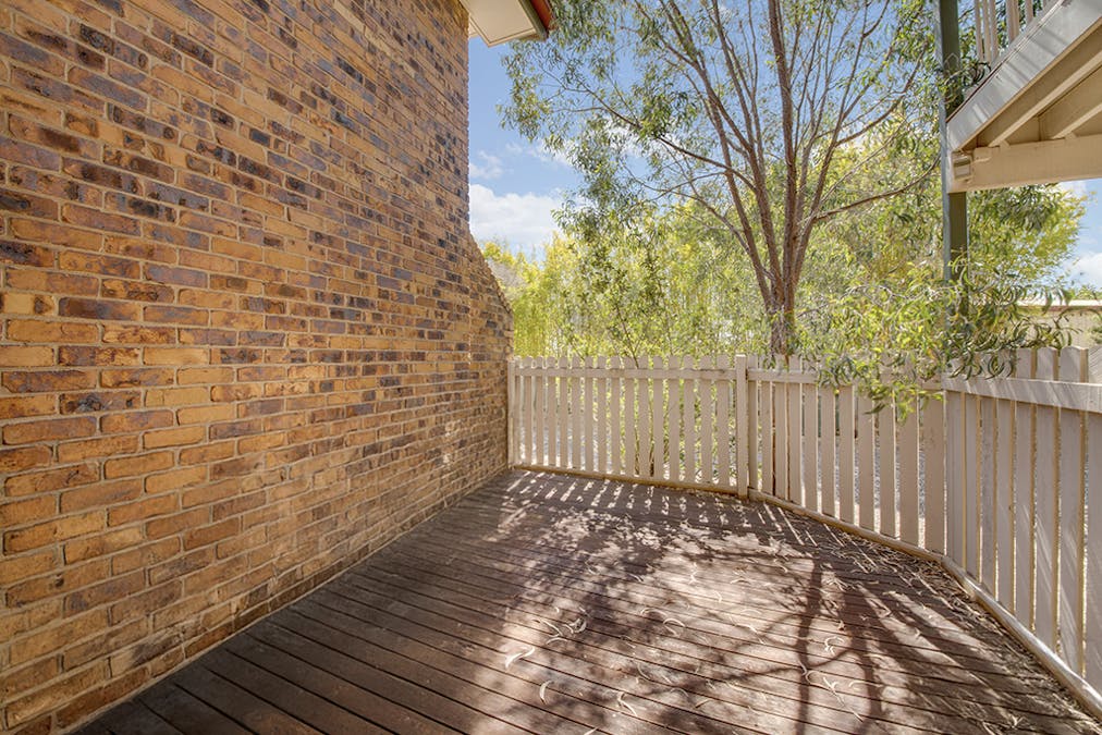 4/46 J Hickey Avenue, Clinton, QLD, 4680 - Image 2