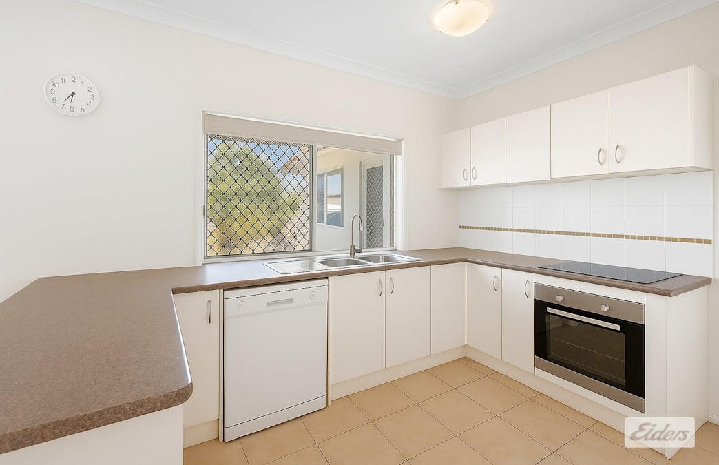 18 Viewpoint Way, New Auckland, QLD, 4680 - Image 12