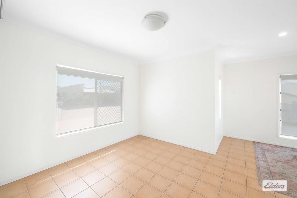 18 Viewpoint Way, New Auckland, QLD, 4680 - Image 7