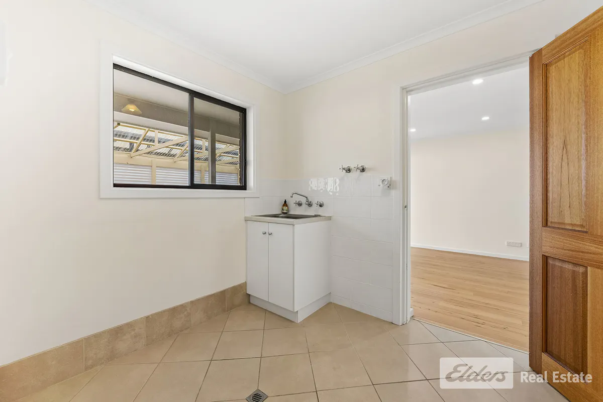 24 Elizabeth Street — photo 15 of 19