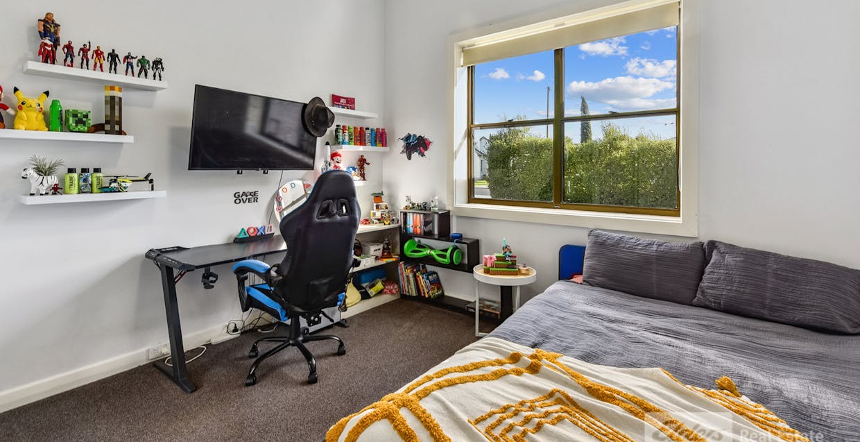 6 Aitken Street, Millicent, SA, 5280 - Image 11