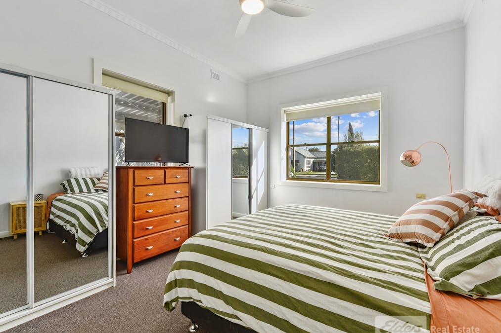 6 Aitken Street, Millicent, SA, 5280 - Image 13