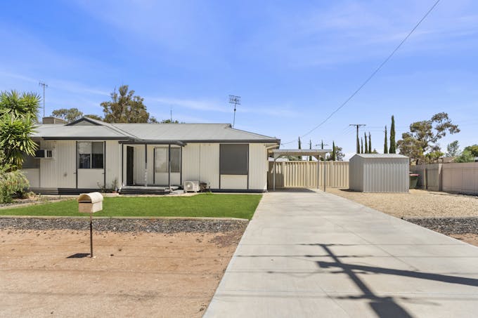 33 McCutcheon Street, Waikerie, SA, 5330 - Image 1