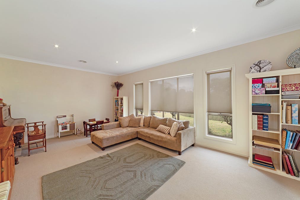 19 Windsor Drive, Hamilton, VIC, 3300 - Image 11