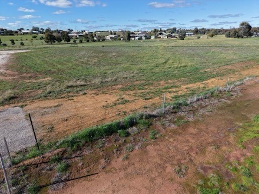 136 Newcastle Street, York, WA, 6302 - Image 1