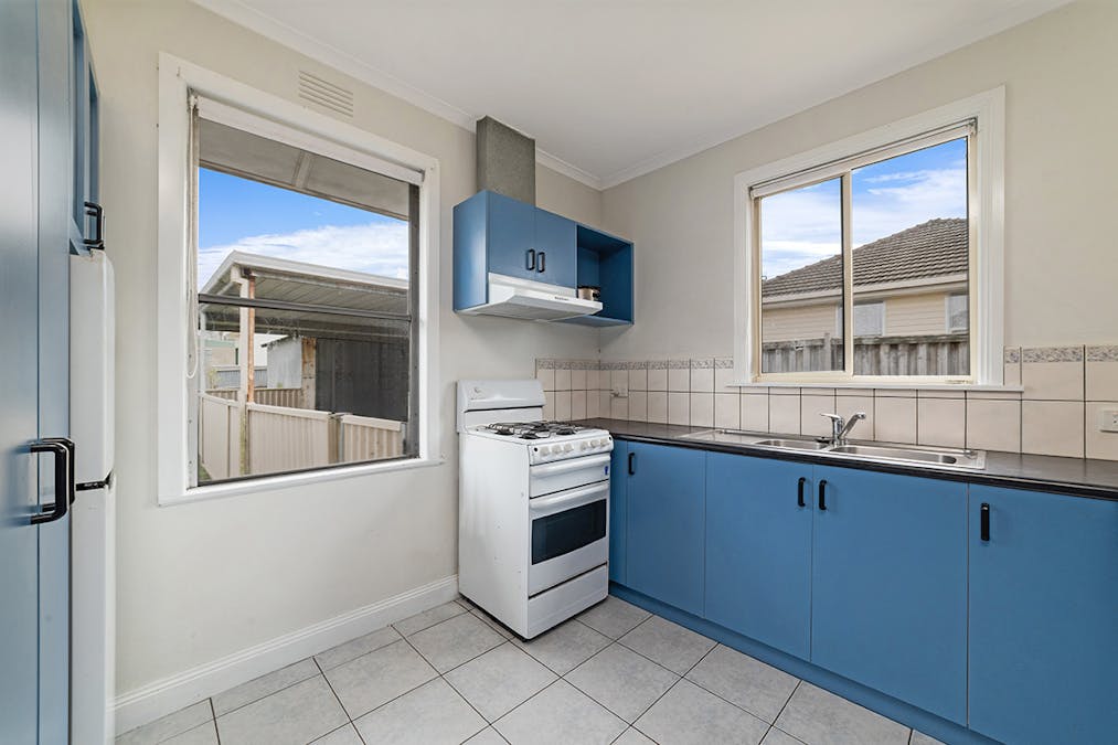 49 Kenna Avenue, Hamilton, VIC, 3300 - Image 3