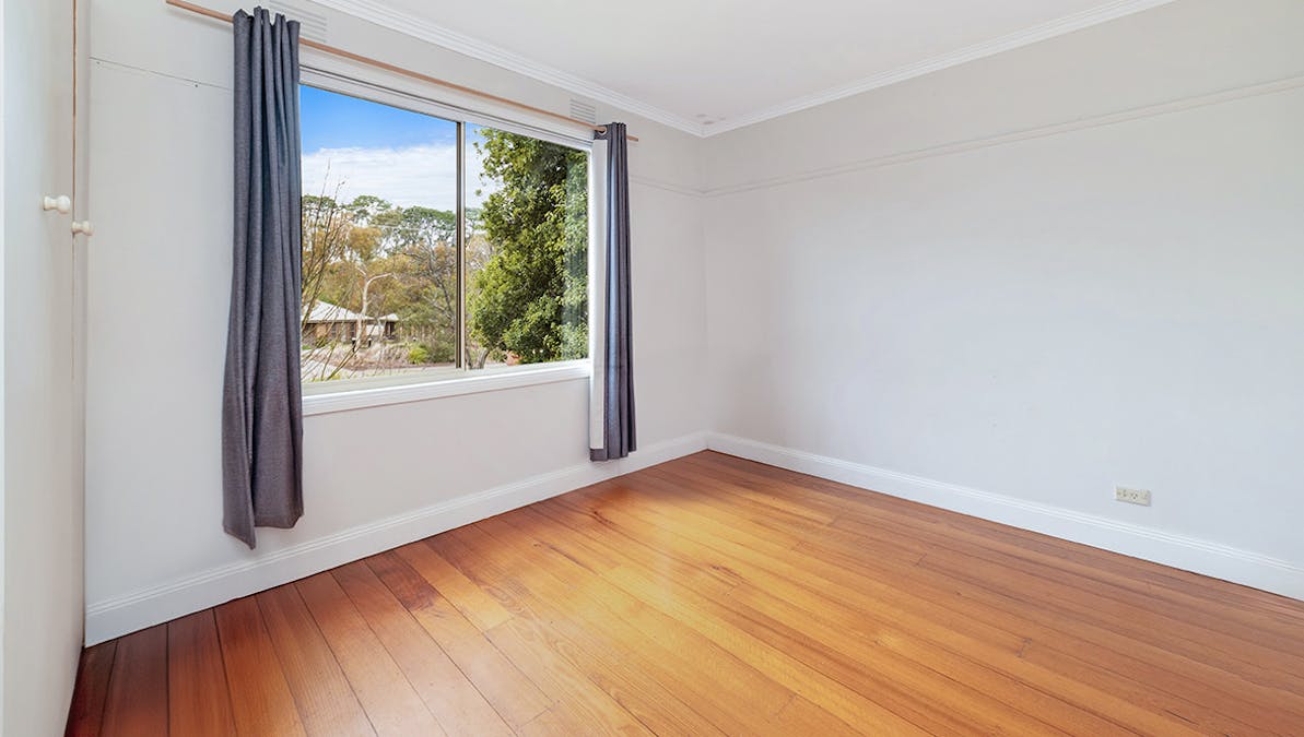49 Kenna Avenue, Hamilton, VIC, 3300 - Image 6