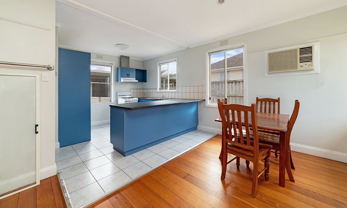 49 Kenna Avenue, Hamilton, VIC, 3300 - Image 2