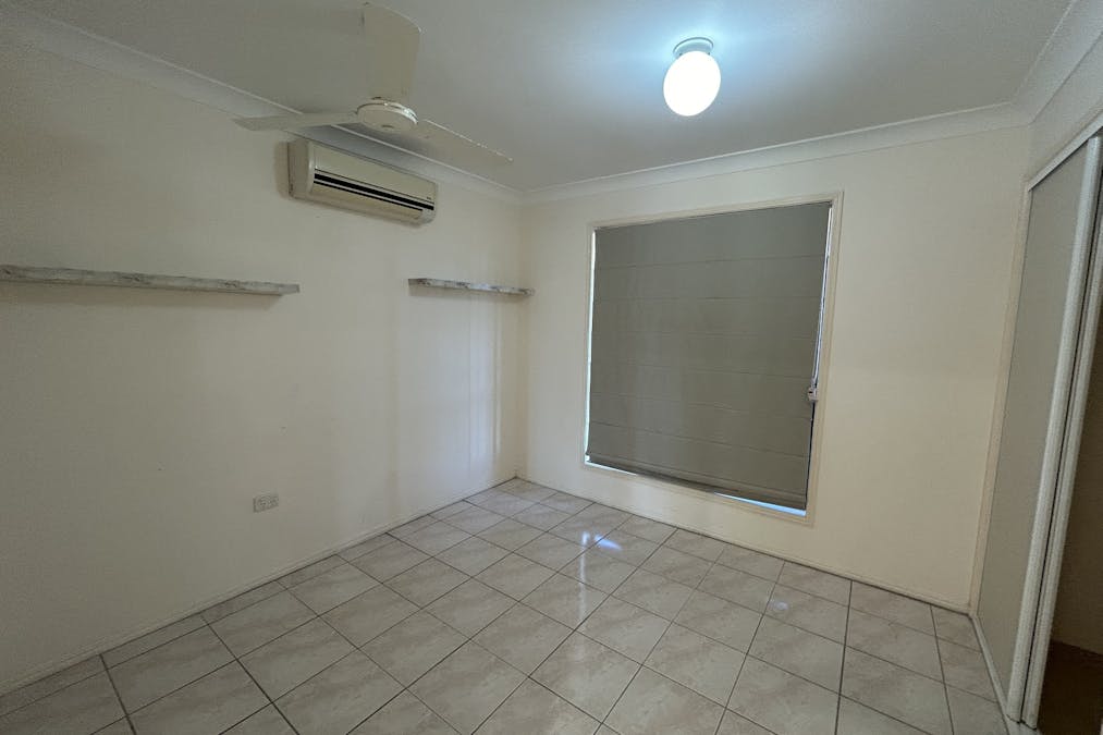 11 Willespie Place, New Auckland, QLD, 4680 - Image 4