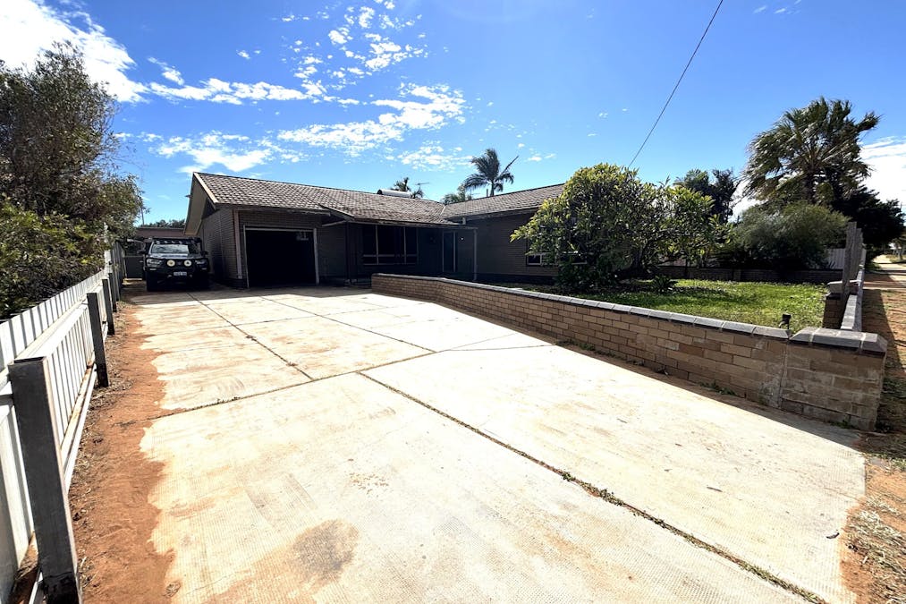 299 Robinson Street, East Carnarvon, WA, 6701 - Image 1