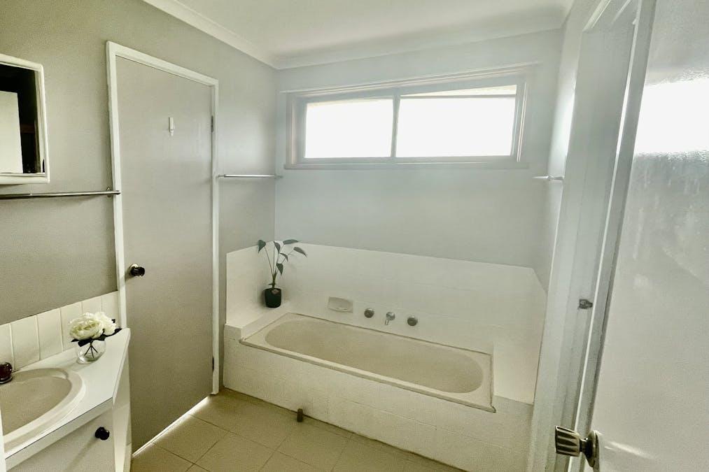 84 Mt Gambier Road, Casterton, VIC, 3311 - Image 5