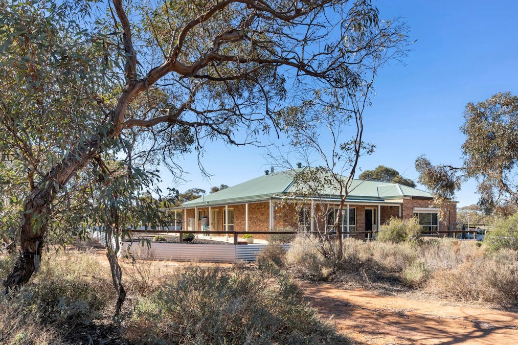 27 Wilksch Road, Glossop, SA, 5344 - Image 1