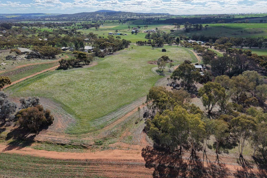 28  Springs Road, York, WA, 6302 - Image 3