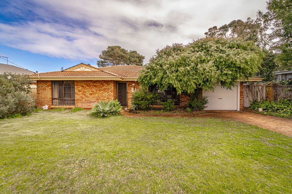 26 Ludlow Way, Warnbro, WA, 6169 - Image 2