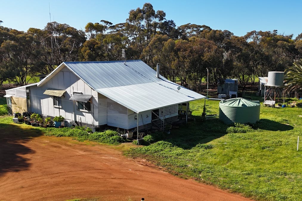 44 Reilly Street, Broomehill Village, WA, 6318 - Image 2