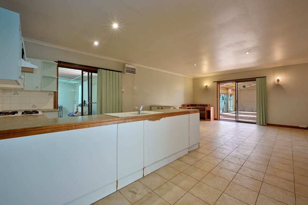 110 Flinders Avenue, Whyalla Stuart, SA, 5608 - Image 11