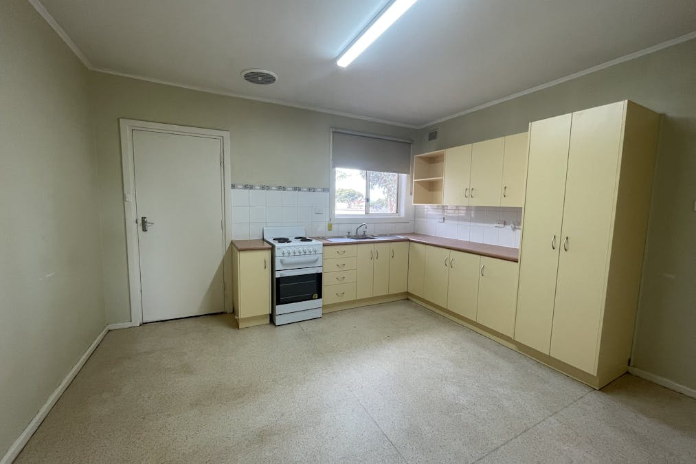 12 Whittard Street, Whyalla Norrie, SA, 5608 - Image 3