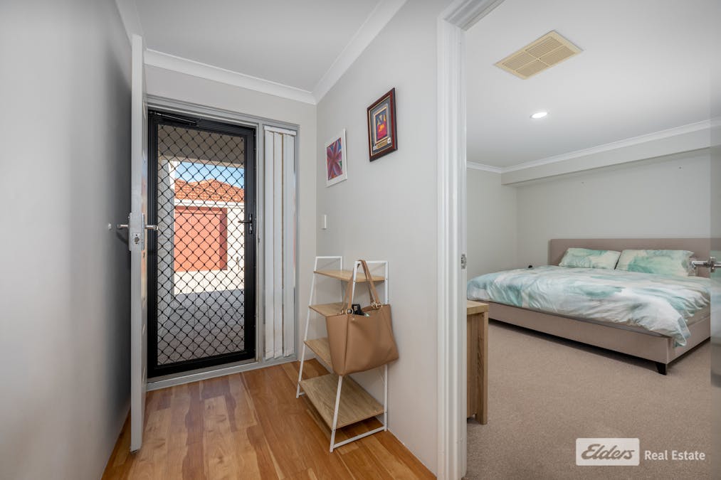 8/23 Bampton Way, Warnbro, WA, 6169 - Image 2