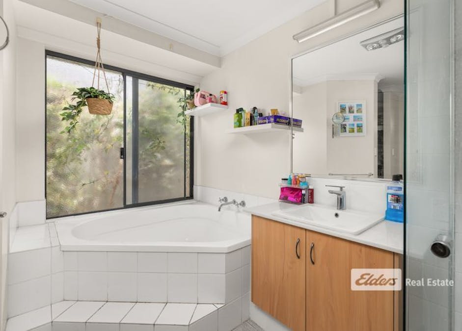 26 The Boulevard , Australind, WA, 6233 - Image 8