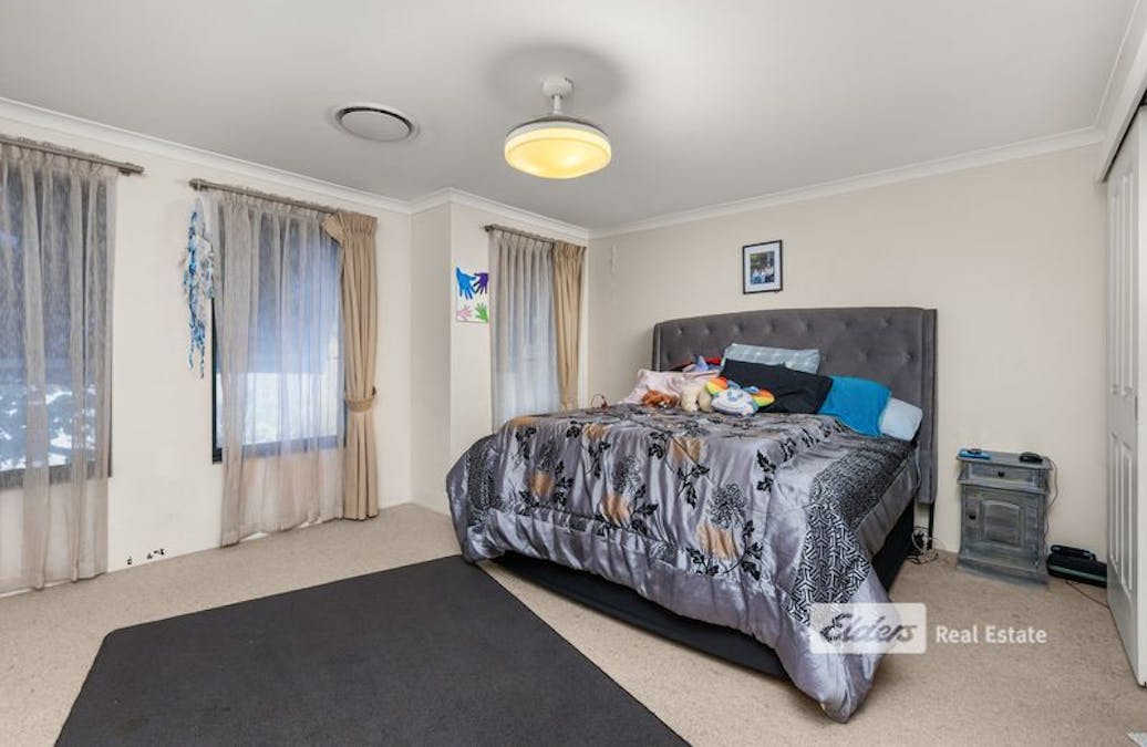 26 The Boulevard , Australind, WA, 6233 - Image 6