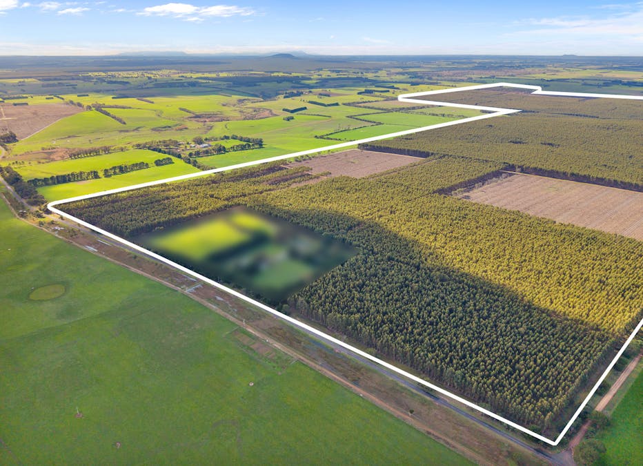 Cnr Hamilton-Port Fairy Road and Lyons Road, Byaduk, VIC, 3301 - Image 2
