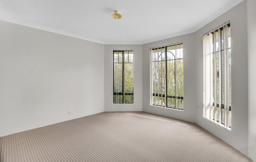 11 Modong Street, Dalyellup, WA, 6230 - Image 2