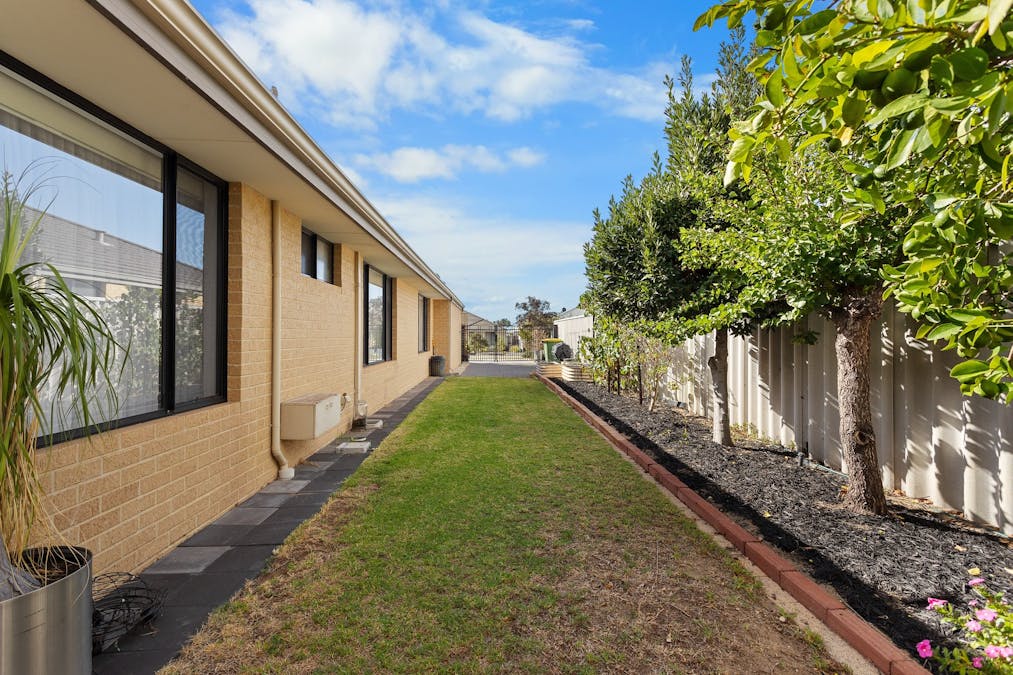 17 Mooralup Turn, Dalyellup, WA, 6230 - Image 13