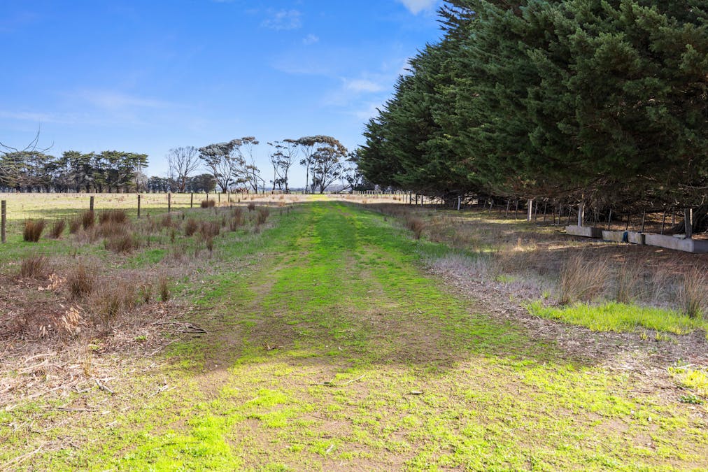 4251 Hamilton Highway, Mortlake, VIC, 3272 - Image 10