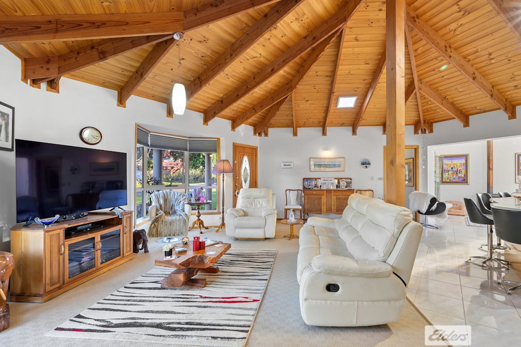 10 Irbys Circus, Sisters Beach, TAS, 7321 - Image 8