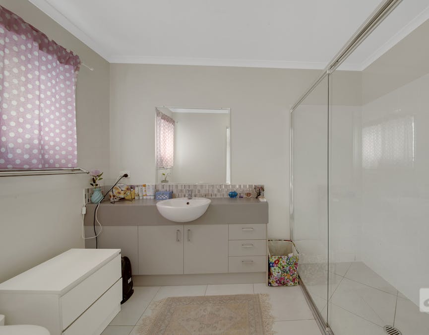 19 Seagull Boulevard, Kirkwood, QLD, 4680 - Image 8