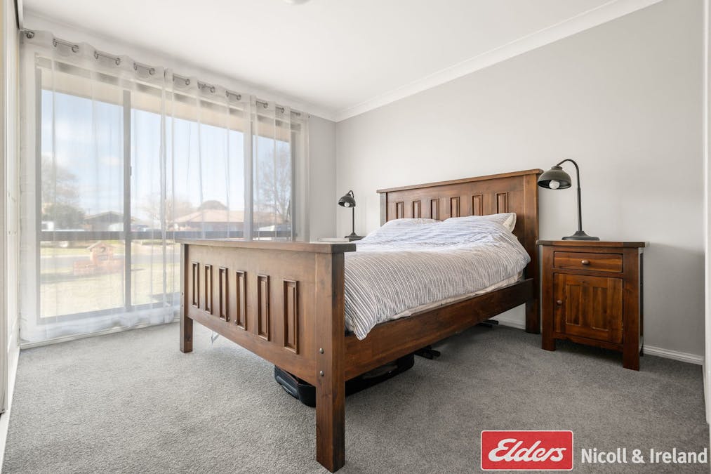 9 Lamont Place, Eglinton, NSW, 2795 - Image 12