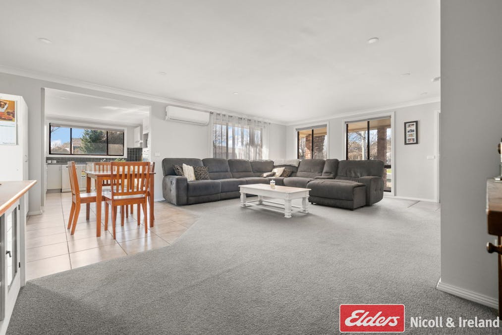 9 Lamont Place, Eglinton, NSW, 2795 - Image 2
