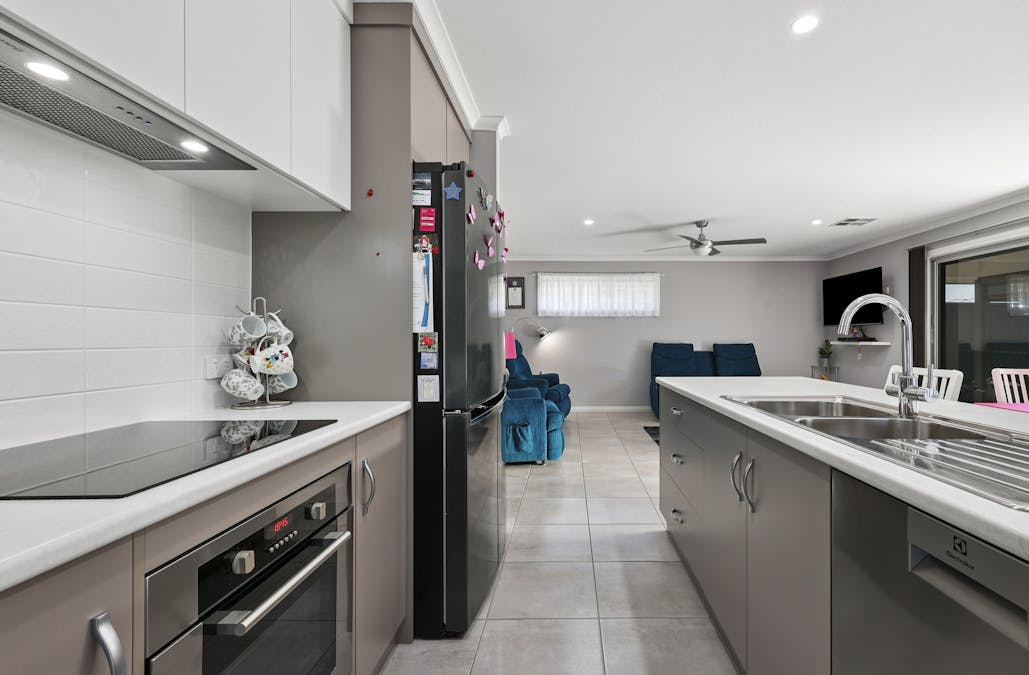 99 Kookaburra Boulevard, Encounter Bay, SA, 5211 - Image 9