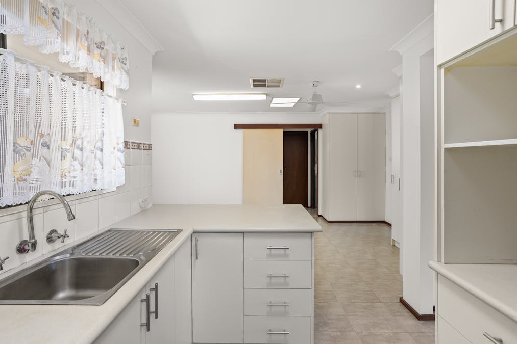 23 Timperley Road, South Bunbury, WA, 6230 - Image 11