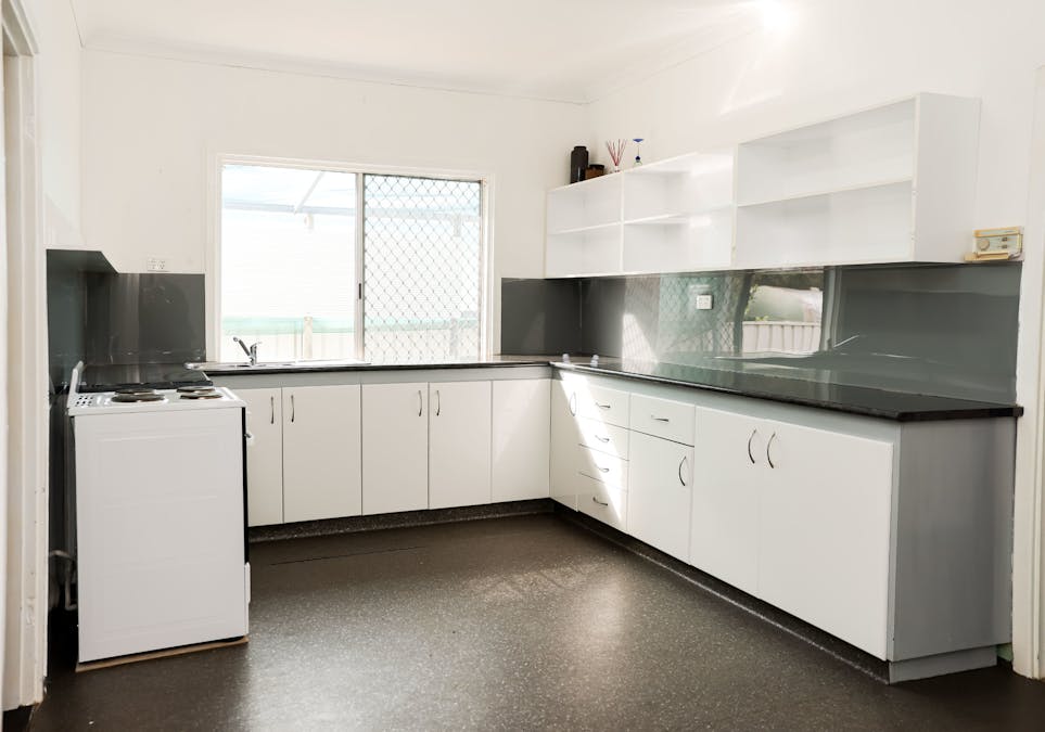 58 Endersbee Street, Merredin, WA, 6415 - Image 4