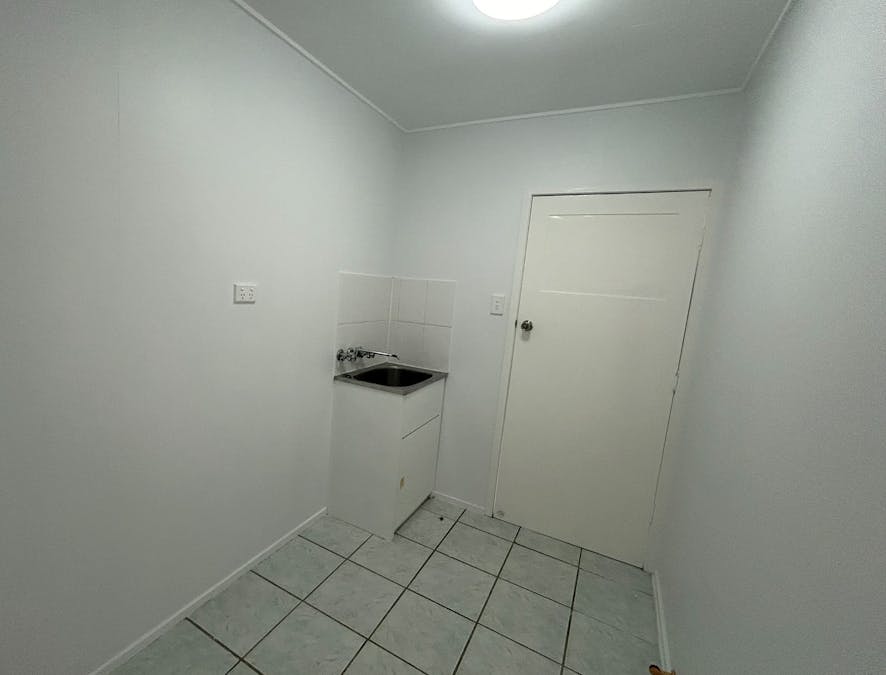 13 McGinlay Street, Clinton, QLD, 4680 - Image 7