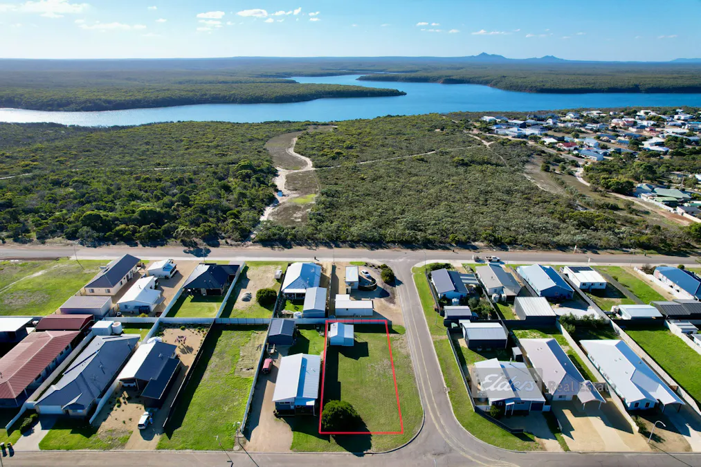 27 McGlade Close, Bremer Bay, WA, 6338 - Image 1