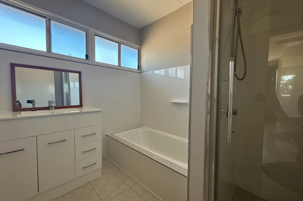 8 Lyons Street, South Gladstone, QLD, 4680 - Image 10