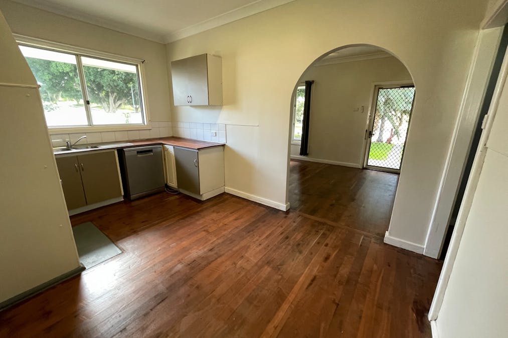 15 Island Queen Street, Withers, WA, 6230 - Image 4