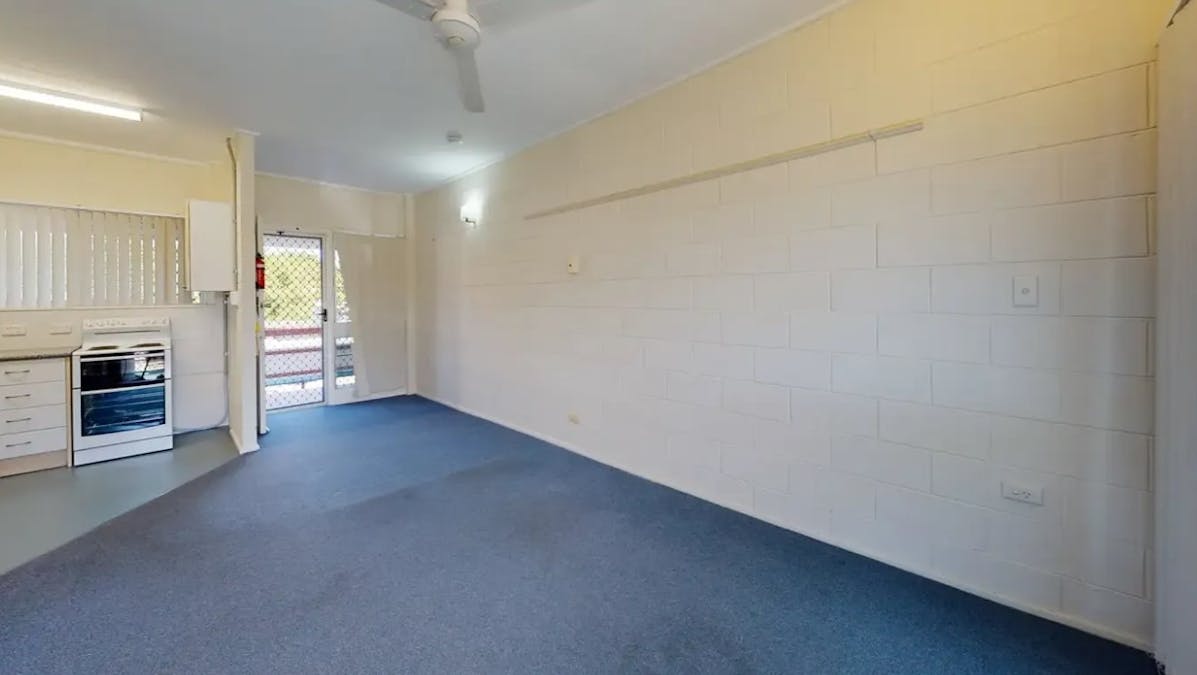 19/90-94 Primrose , Belgian Gardens, QLD, 4810 - Image 2