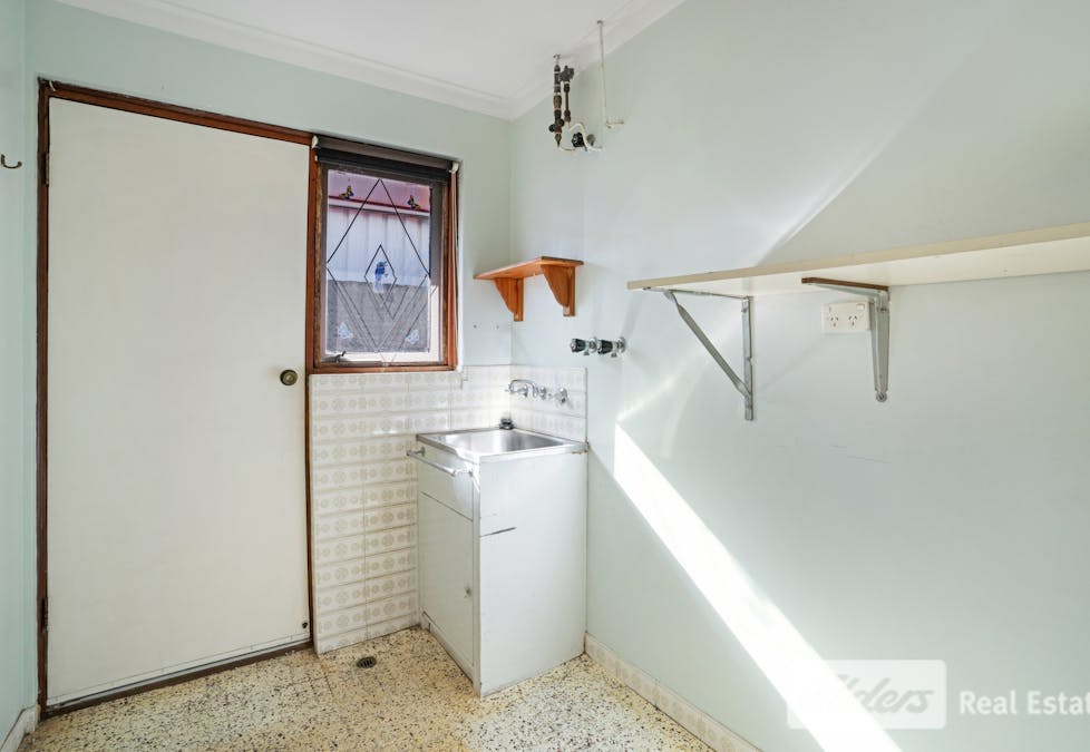 51 Adamson Road, Parmelia, WA, 6167 - Image 17