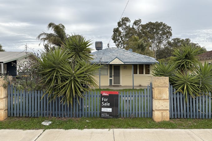 12 Melbourne Street, Moora, WA, 6510 - Image 1