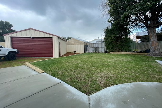 7 Duignan Place, Australind, WA, 6233 - Image 1