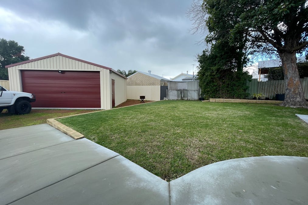 7 Duignan Place, Australind, WA, 6233 - Image 1